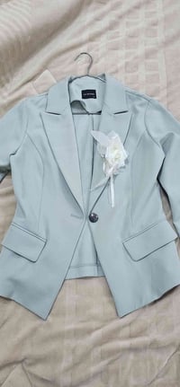 جاكيت • قياس 38 • ملبوس مره وحده