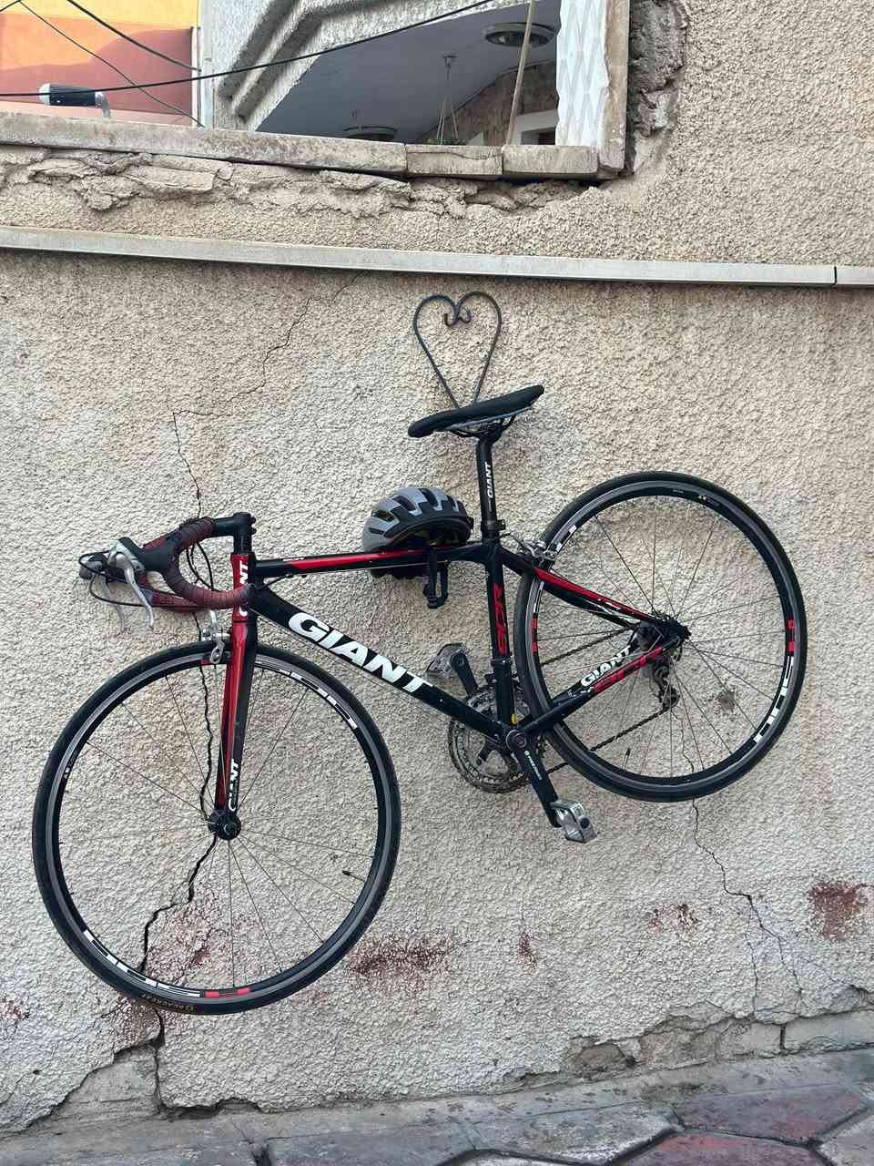 رود سباق GIANT
معدن /الألمنيوم
قياس /29
بايسكل كامل نضيف تايرات جدد جوابه جدد بولبرنات جدد
السعر 285
عنوان بغداد_حي أور 
***********
