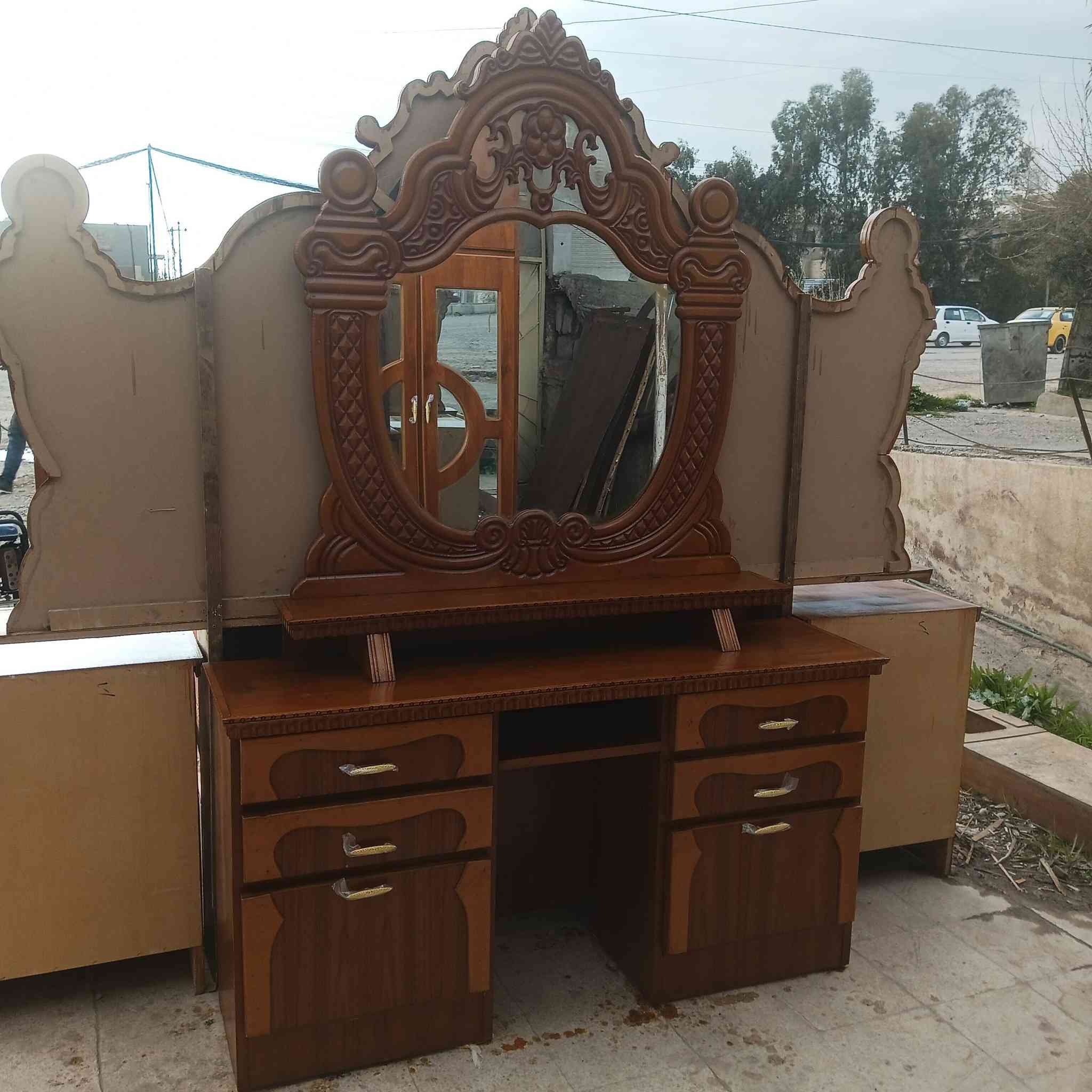 غرفه ملحق 5ابواب السعر 625بيهامجال***********
