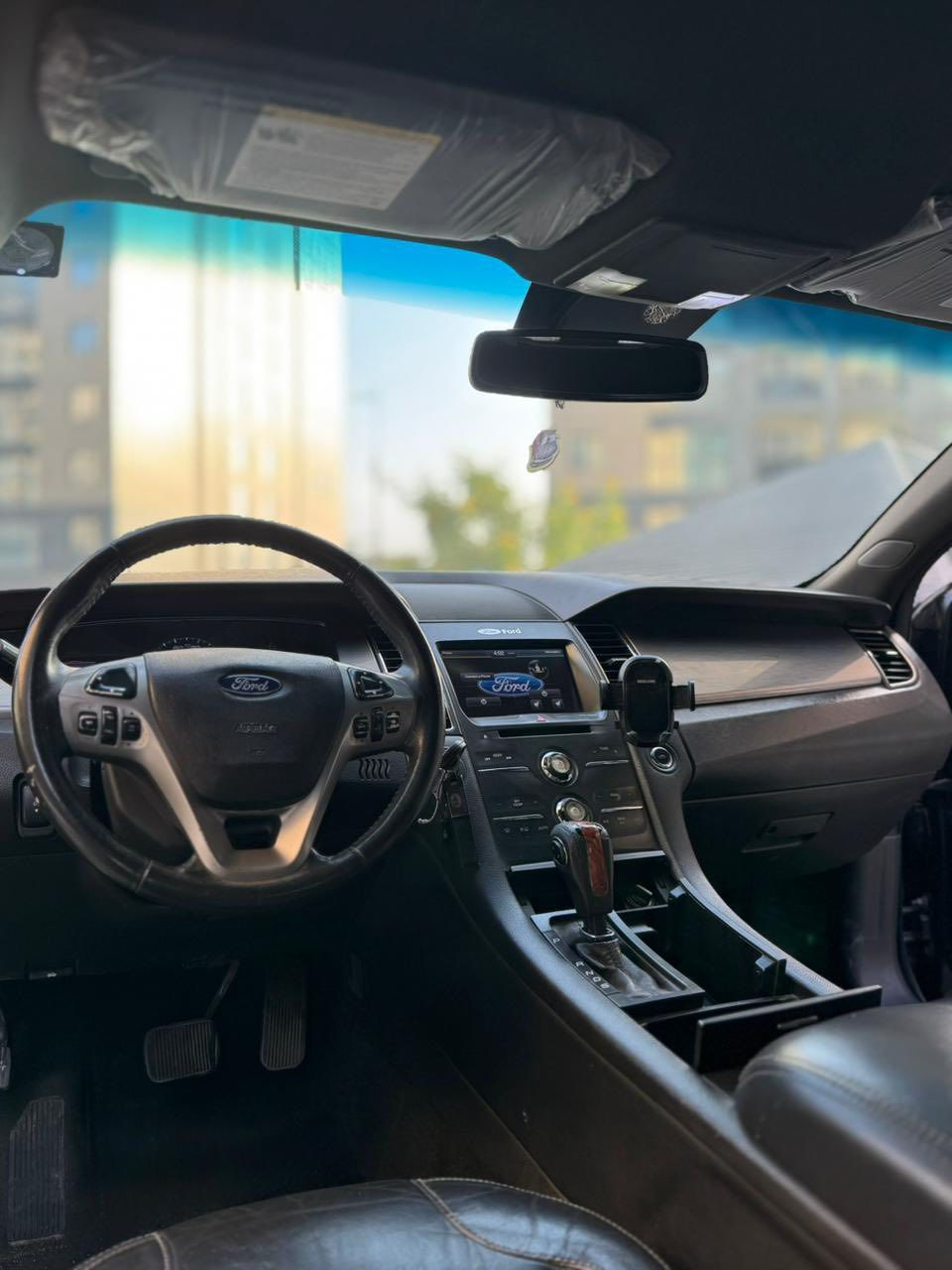 فورد تورس ٢٠١٣ مواصفات sel
حادث امريكا بنيد و جاملغ خلفي جهة سايق فقط صبغ ايرباك ستيرن فقط 
بالعراق بيها بيبان عكس سايق كلير فقط اثر شخط عليها نانو سيراميك ضمان ٥ سنوات من مركز موسكو و ادامة كامله يم مركز الحسام 
مواصفاتها تشغيل عن بعد شاشه كبيره تحكمات ستيرن كشنات تدفئه كهرباء تبريد قطعتين اناره بالمري و هيتر كيجات الكترونيه سياره بدون نقص
مكينه جديده  
حداديه امامي خلفي مبدل جديد
*********** 
السعر ١١٠ ومجال 

مكانها بغداد حي الاطباء
