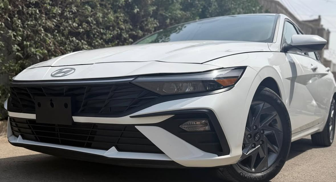 السلام عليكم 
النترا 2024 دخول جديد بدون لوحات منفيس بأسمي 
حادث السياره موضح بل صور بارد فقط البنيد بدون صبغ بدون تبديل بدون ايرباك 
بصمه ودخول ذكي 
رادار امامي جانبي 
شاشه دجتل 
تدفئه كشنات
تدفئه ستيرن
تحديد مسار 
ممشى السياره 31 الف 
***********
