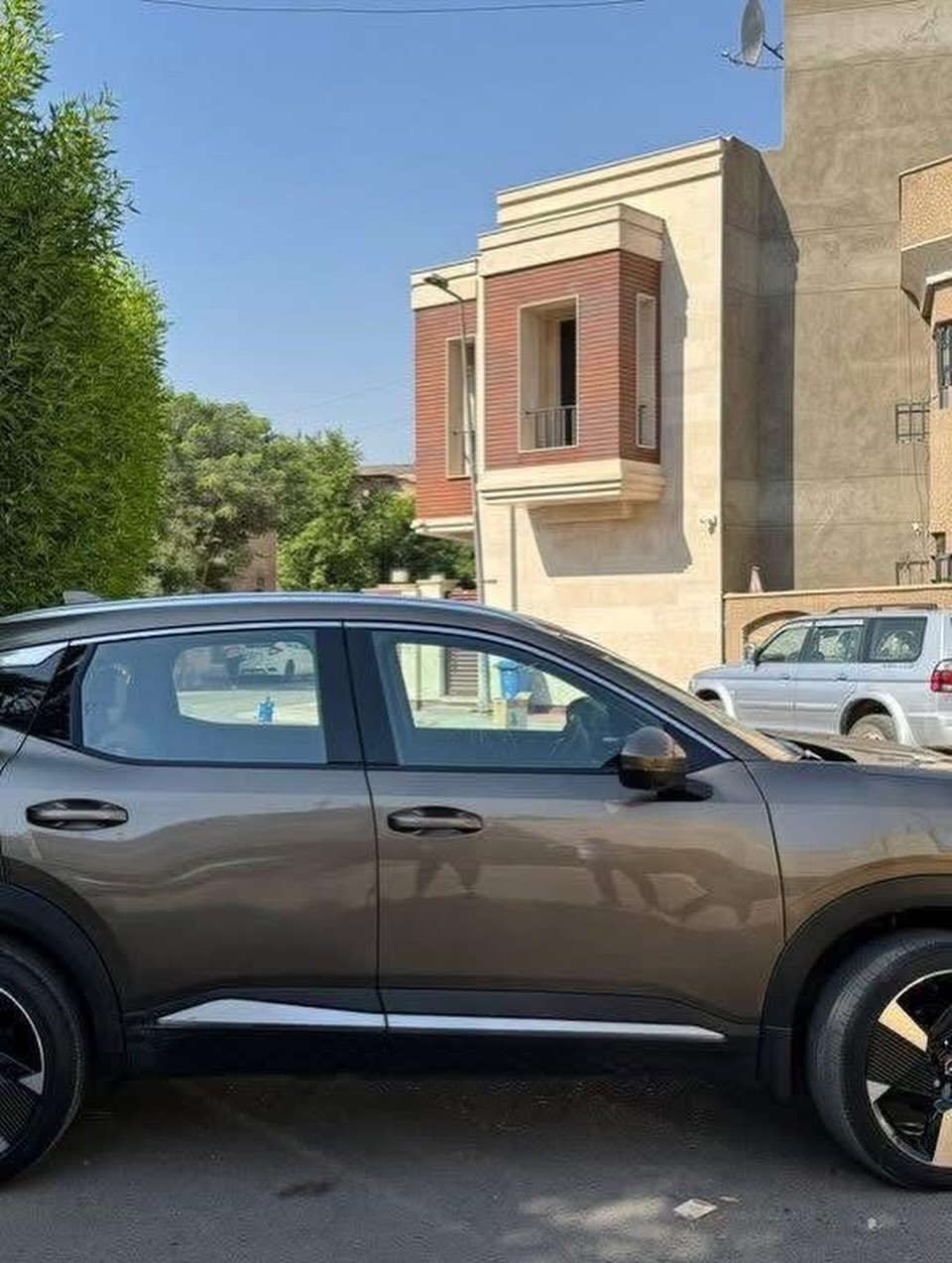 ✅نيسان _ كيكس, SR, 2025

✅عدد الأميال : 14 الف 
✅ضرر __باب خلفي فقط 
✅سلندر __4 سلندر __ 2000

رادار امامي خلفي _ تحكم ستيرن 

عدد الكامرات 6 / 360درجه - بصمة - مثبت السرعة - 

نوافذ كهربائية - شاشة - مراقبة النقطة العمياء - نظام 

المفتاح الذكي - 6 وسادة هوائية - مصابيح زينون الأمامية - أبل كاربلاي - ABS

📍العنوان _ بغداد _ الاعظميه 
للتواصل __*********** ☎️
  اكتب تم لمعرفه السعر 💵 على الخاقص
