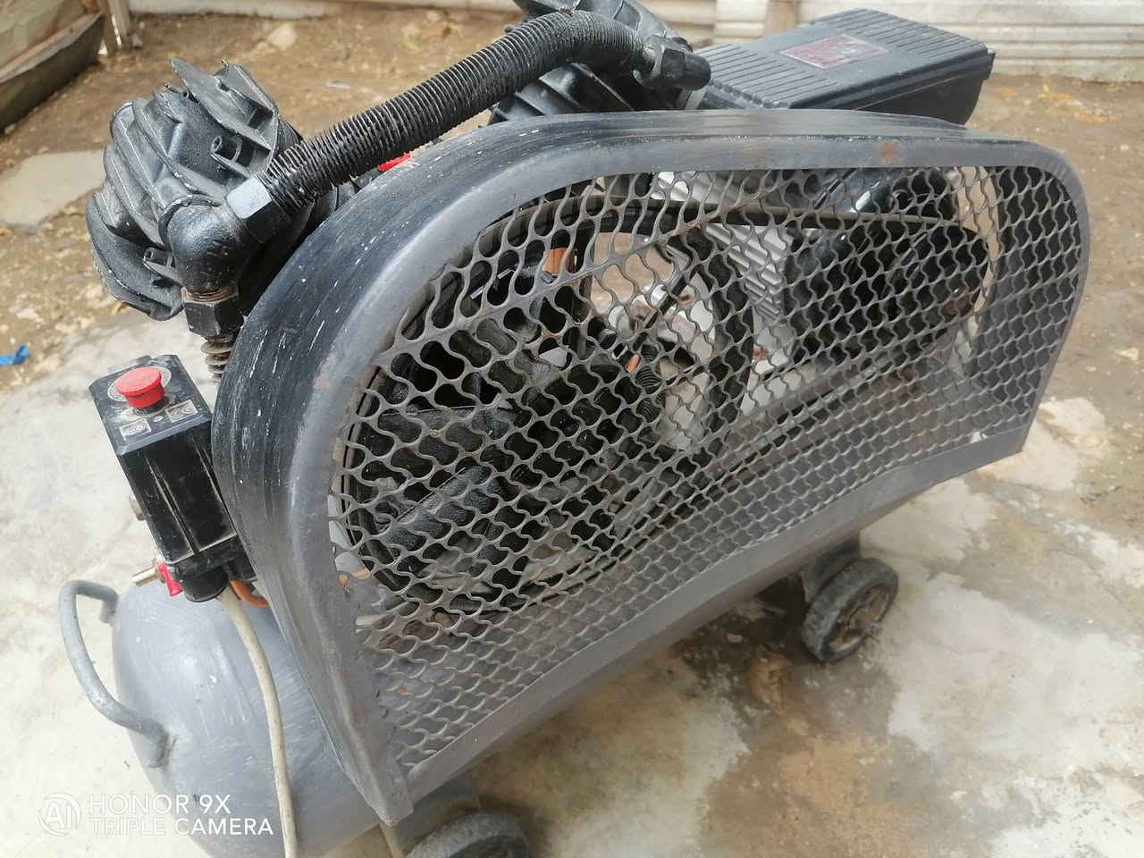 كمبريسر حجم 50 ماطور كهربائي 3 احصان شرط شغل كل نقص ما بي
سعر 200 بي مجال مكاني ناصريه مركز


**إذا كنت صاحب هذا الإعلان وتريد حذفه لأي سبب، رجاءا أرسل رسالة إلى الدعم الفني**