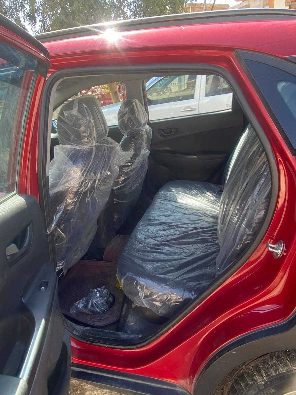 السلام عليكم سياره
للبيع موديل 2022 بصمت باب. تشغيل عن بعد
رادار أمامي وخلفي وجوانب السياره احله من الصوره
الضرر قطعتين بنيد وجاملغ وارد امديكي
ب اسمي السياره  رقم صلاح الدين تحويل ثاني يوم
هزه جديده السياره ترقيم جديد قبل شهر
 كشنات اماني تدفئه دفع رباعي العنوان
#تكريت #شارع #الباشا
السعر 155 وبيه مجال شي قليل الاتصال
عل رقم او تواصل عل واتساب
***********
