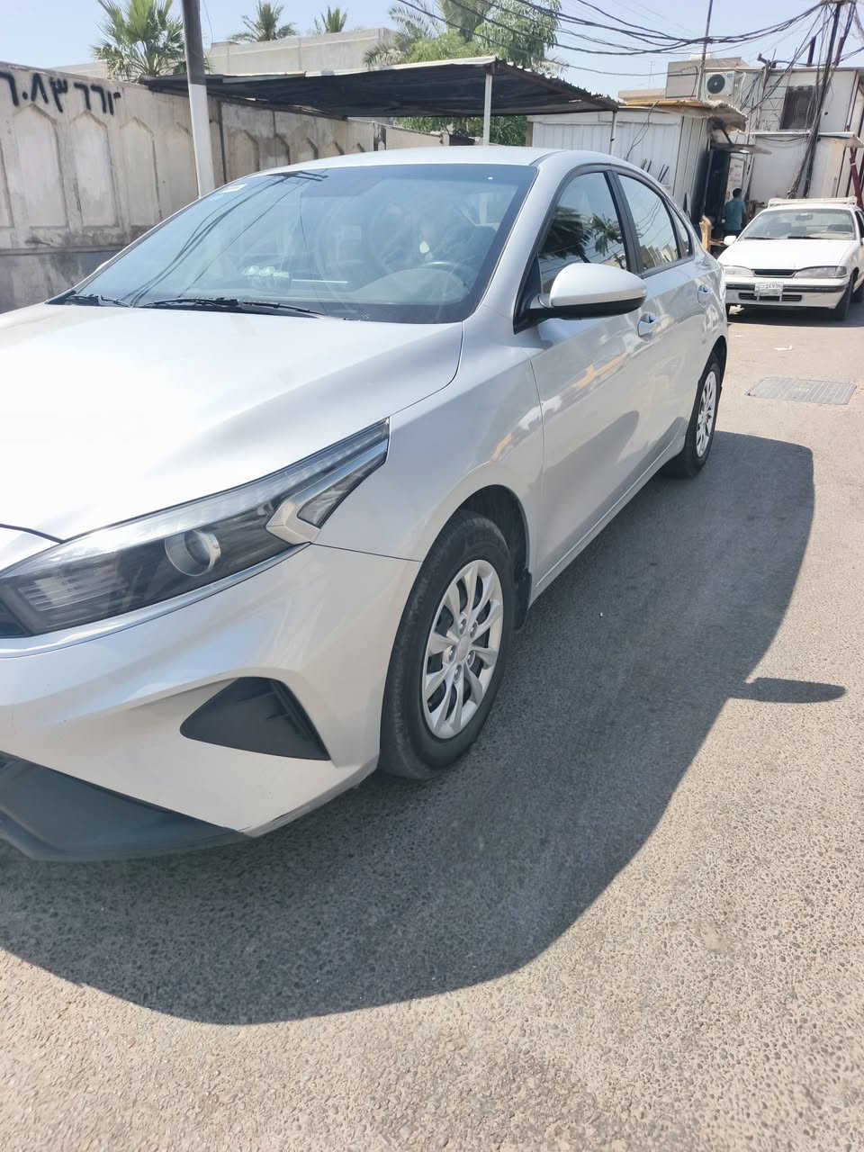 كيا سيراتو 2023
محرك 1600
ماشيه 124 
سيارة كفالة عامة عدة شخوط بل باب وطخة بل هلال
سيارة مال جناي ونضيفه السيارة
مكاني بغداد الشعلة  ***********
رايدها 155 وبيها مجال حك الجيه
