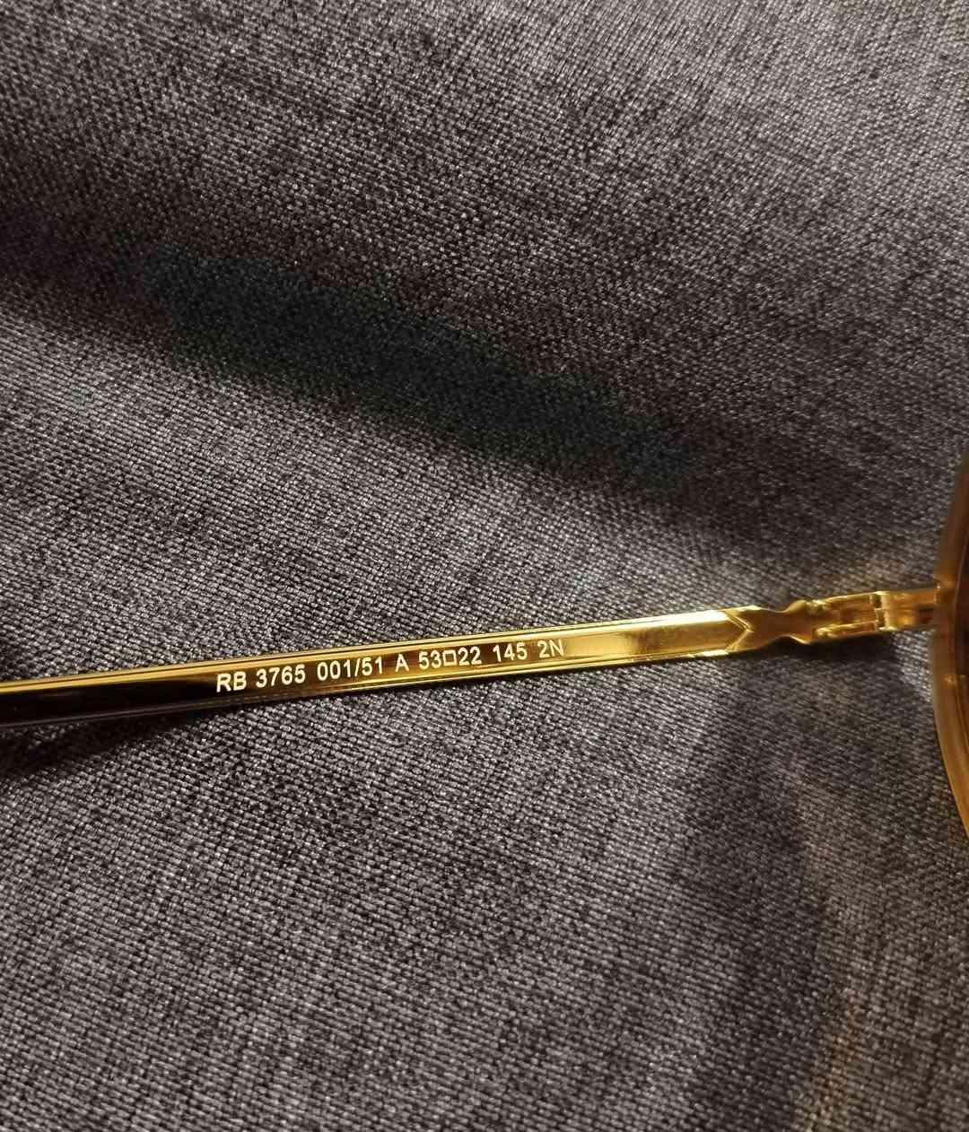 تخفيضات بمناسبة العيد 
نظارة رجالية ماركة رايبان Ray ban 
صنع في إيطاليا أصلي وكالة اورجنال 
بالة اوربي غير مستخدم بالكيس مالتها 
قياس 53 نمبر كود RB7365
عدسة زجاج إطار مصقول بالذهب 
للحجز على خاص 
أو مراسلة واتساب ***********
توصيل لكل محافظات توصيل 
نقدا وبالاقساط
