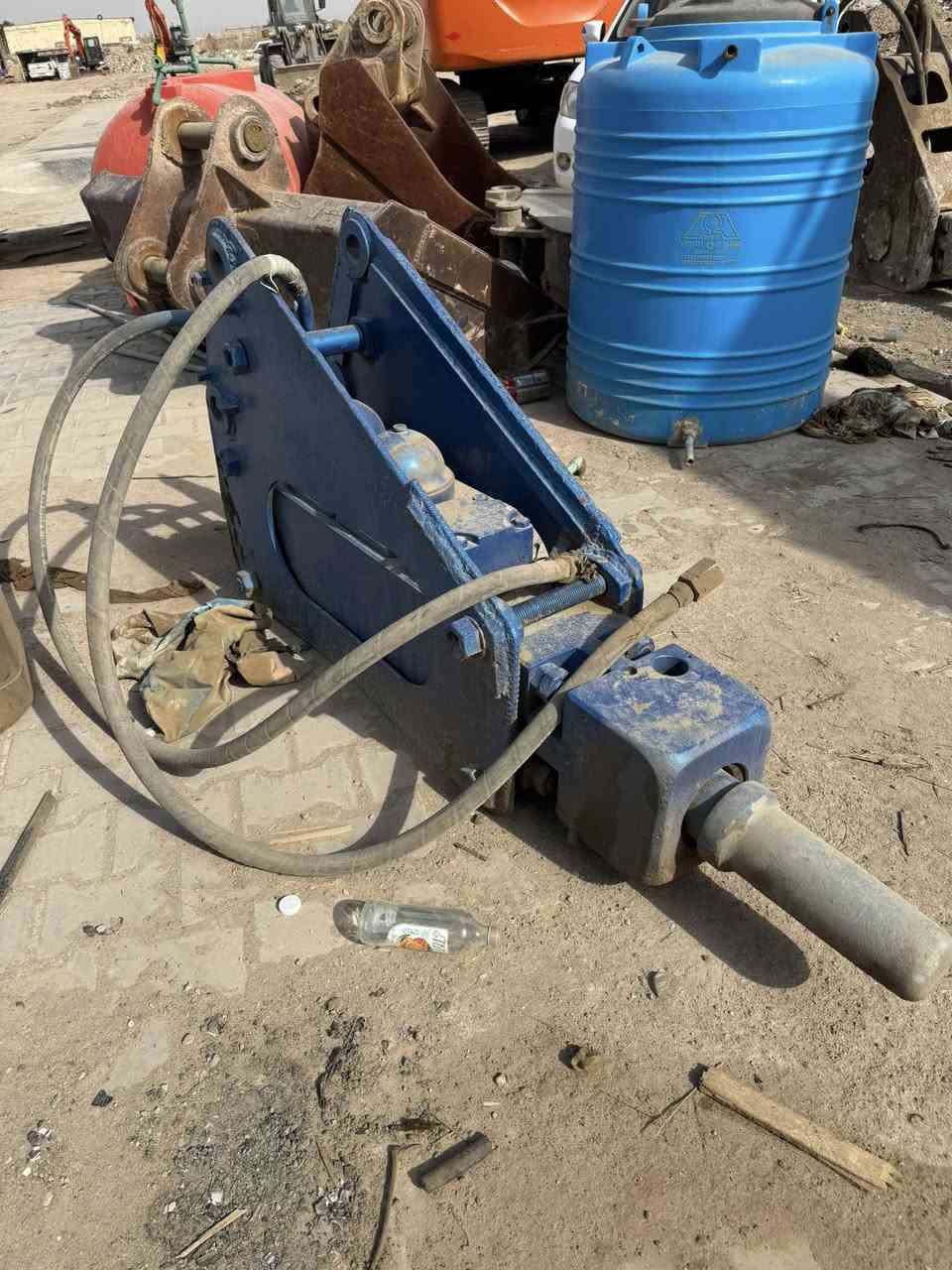 نقار همر عدد 2 للبيع العنوان واسط - الكوت )  شرط الفحص والعمل (***********) للاستفسار اتصال فقط
يرهم جيسي بي ويرهم الازرك حفارة تاير
