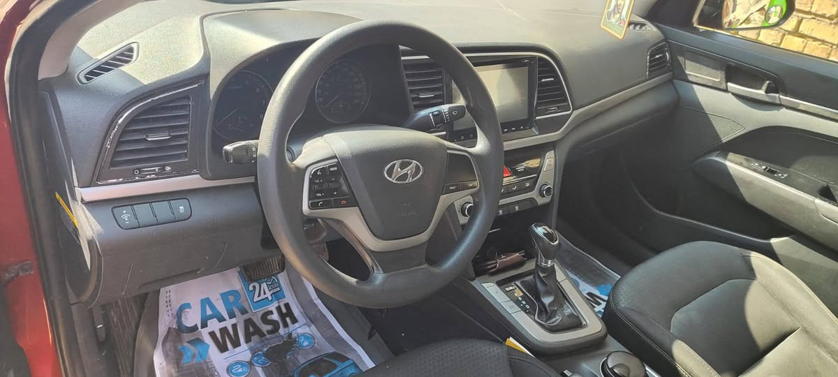 النترا 2017 ماروني ماشية 152 كم مواصفات عادية حادثها موضح بالسونار والصور رقم سليمانية السعر 130 وبيها مجال .
رقم الهاتف ***********.
