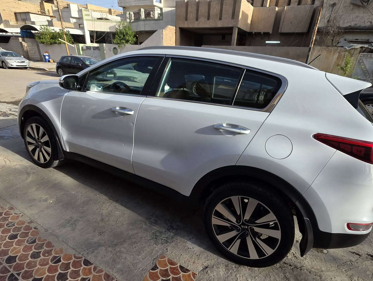 سبورتج خليجي موديل ١٨ مكفوله من الصبغ والتبديل تحكم ستيرن وقطعتين تبريد وحساس امامي وخلفي السعر 175  للاتصال ***********
