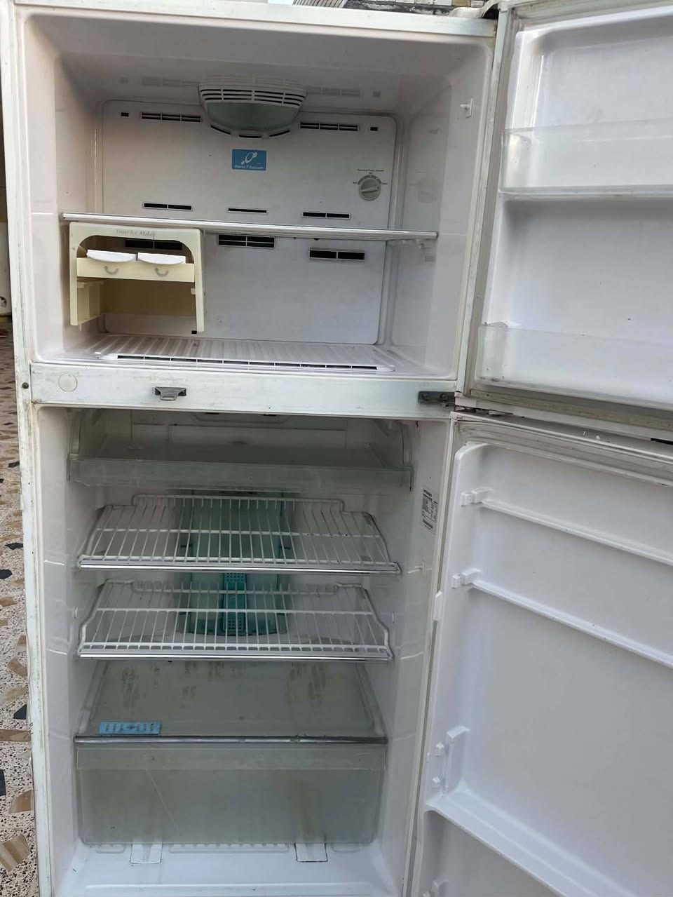 ثلاجه حجم كبير للبيع نضيفه ع فحص تجميد فول نضام بخاخات ✔️ 
للبيع السعر 300


**إذا كنت صاحب هذا الإعلان وتريد حذفه لأي سبب، رجاءا أرسل رسالة إلى الدعم الفني**