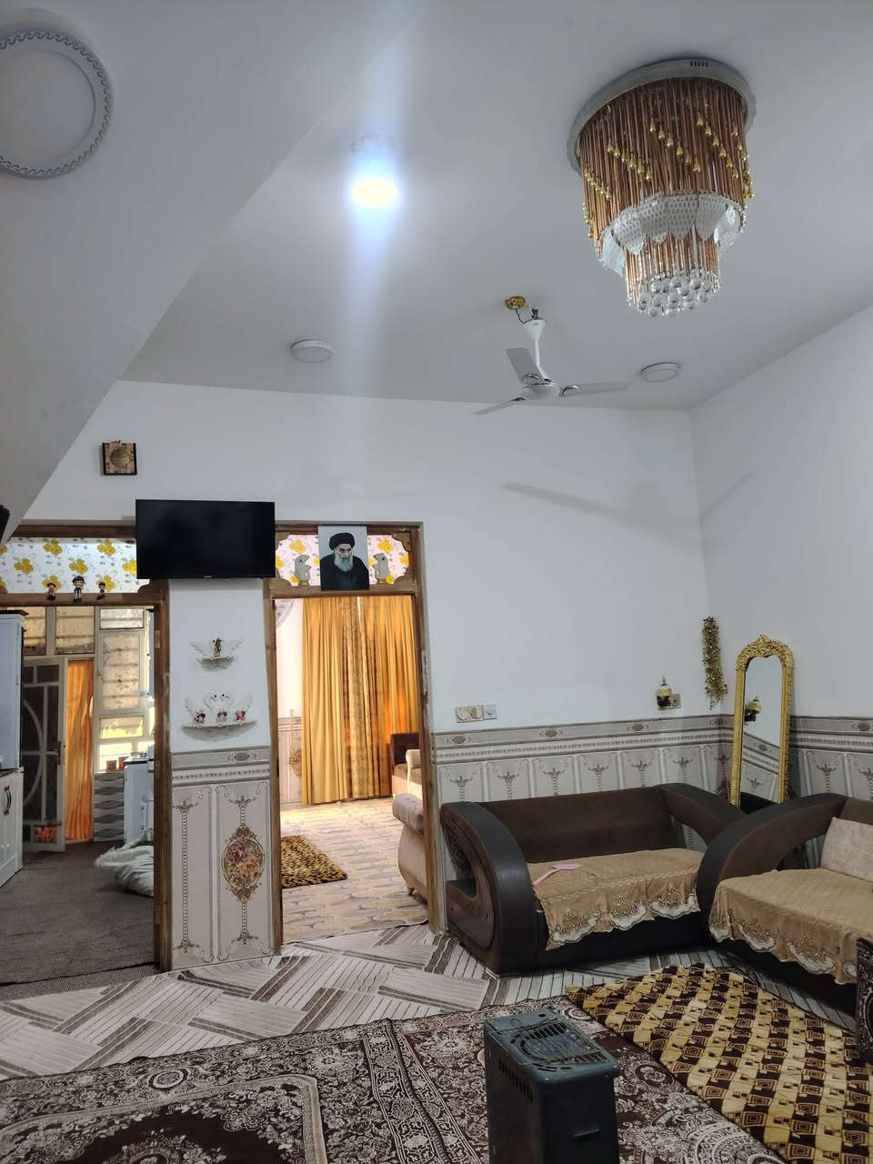 ياالله دار للبيع مساحه ١٢٠متر حي ميسان منطقه ٢٣

طابو صرف شارع ١٢ حرف T مواصفات الدار طابقين صب

شغل جناي غرف نوم عدد3 صالات عدد2 استقبال ومطبخ

وصحيات عدد٣ السعر ١٦٢ مليون مع المجال القليل

الاستفسار *********** واتساب بلخدمه مكتب

الجبوري للعقار & & & & & & & & & & & & & & &
