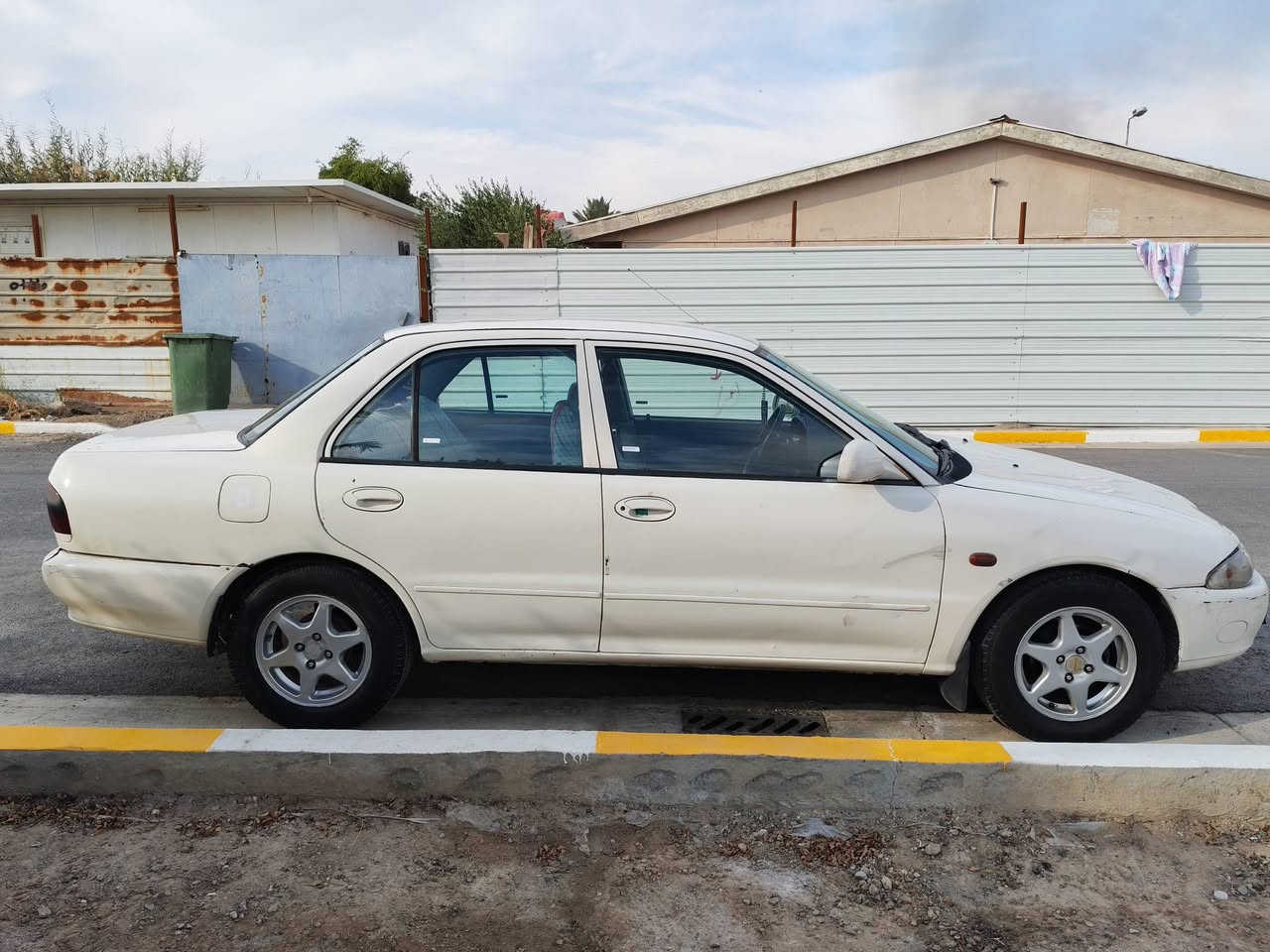 سلام وعليكم
بروتون موديل 2004 كير اوتماتيك تبريد شغال وايضا تدفئه بيه صدرها زين مابي شي غرفتها حلوه بعده جديده بيه شاشه اندرويد مصبوغه حزام السياره رقم بغداد السعر 43 وبيه مجال الطيبين مكان السياره بغداد حي جهاد موبايل ***********
