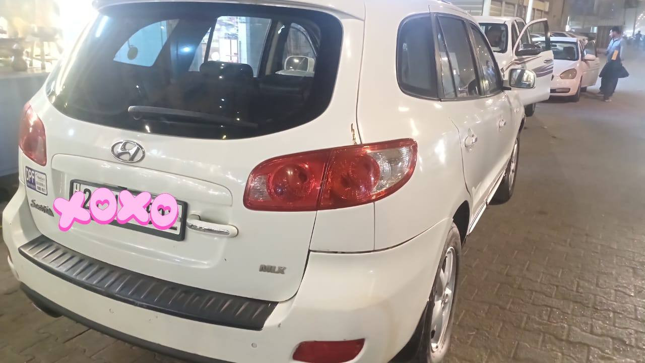 السلام عليكم اخوان مكلف بلنشر 
سنتافي 2010 كاز 
سياره كصه جنطه متؤم وكامل 
مكان السياره نجف 
رقم صاحبه ***********
السعر 50وبيه مجال
