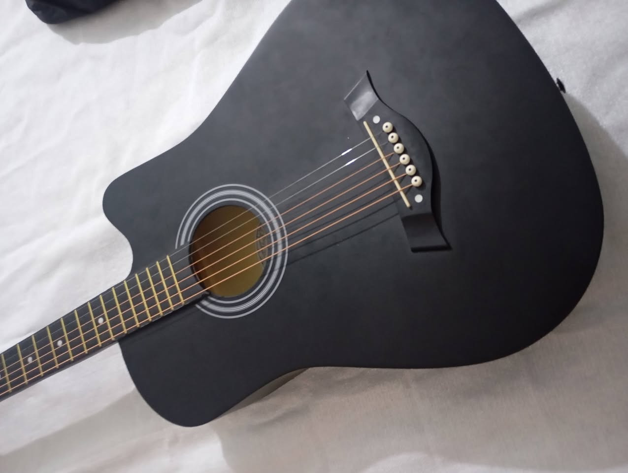 سلام عليكم اخوان كيتار نضف وجديد هوه والسن مالته والجنطة مالته كامل مابي شي الي ينطيني سعر مناسب بي ابيعه مكاني كربلاء وتساب للتواصل ***********
