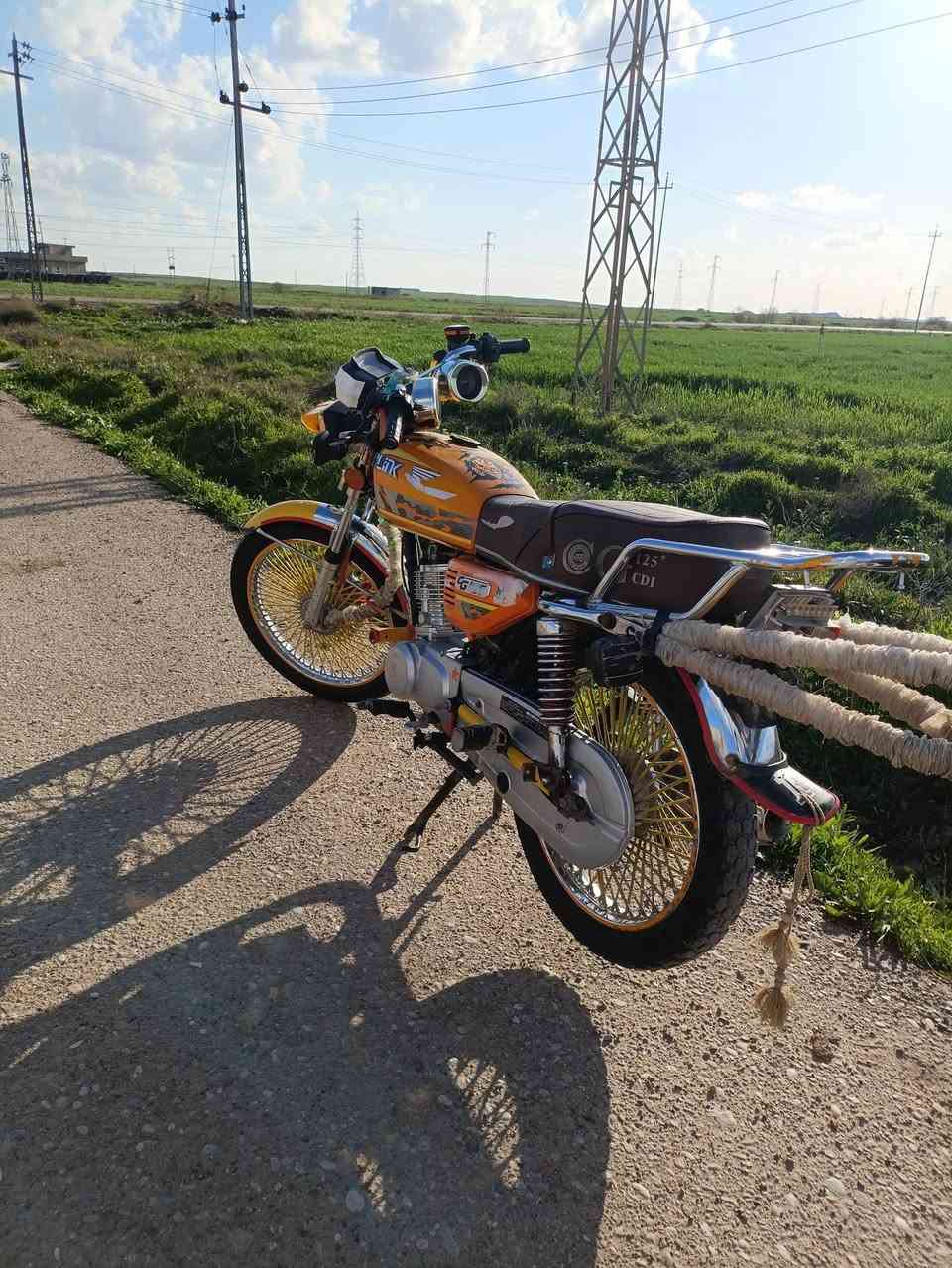 السلام عليكم ماطور للبيع سولنك موديل 2023محرك ما مفتوح ماطور نضيف حيل كله شغال السعر 525 وبي مجال للطيبين استفسار/// ع الرقم ***********
