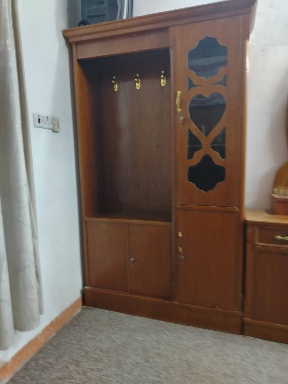 سلام عليكم ميز تواليت وزاويه تزكام النظافه 100/99 اخو الجديد السعر175  ***********
