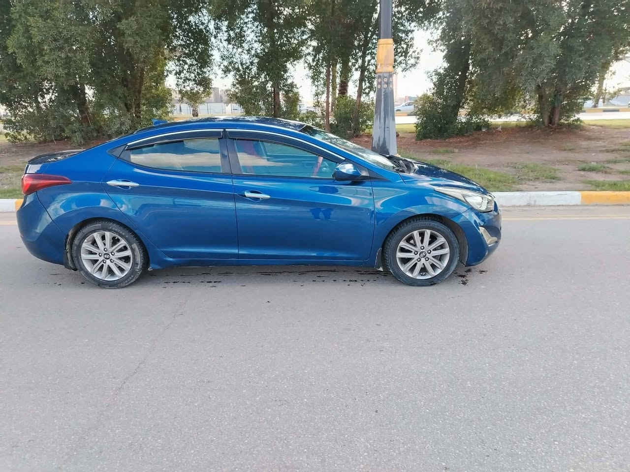 سلام عليكم سياره نوع النتره امركيه مديل 2016 السياره جاهزه كير مكينه 1800 دوش تبريد حداديه  تخم تاير السياره جاهزه كلش السعر ١100وبيه مجال السياره حادثه جاملغ وبنيد فقط بدون دواخل السياره ليبل واحد العنوان    كربلاء رقم الهاتف البيع فقط ***********
