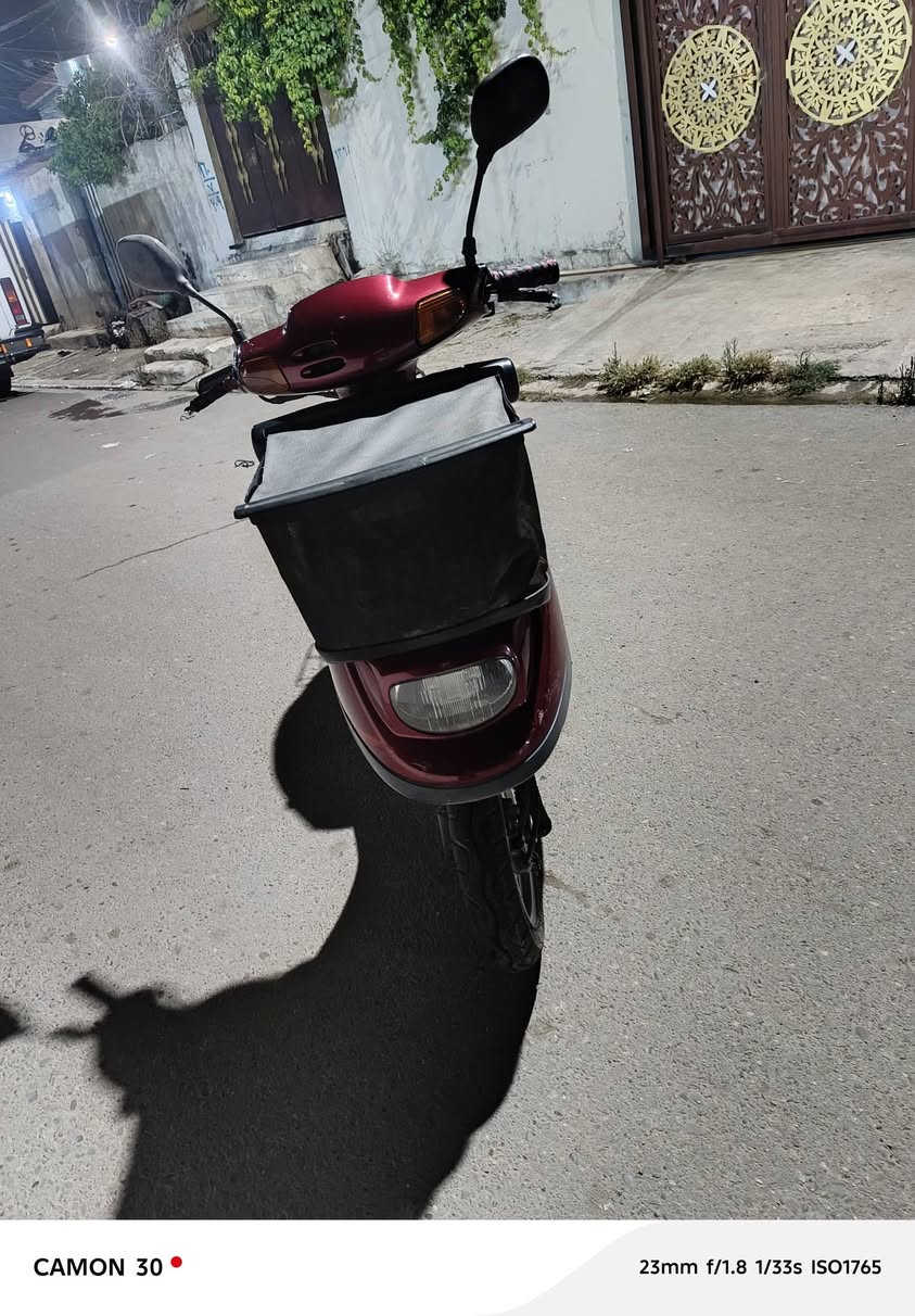 ماطور نفخ للبيع 🛵
محرك شرط وضع شركه 

شاصي شرط 

كهربائيات كلها شغاله 

نكره سلف 

طخم تاير جديد
قبق الهندر ما مفتوح
السعر (450)وبي مجال للشراي 

التفاصيل : اتصل 

الهاتف :***********
بي شخوط
