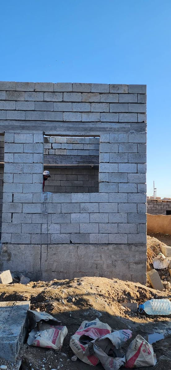 السلام عليكم كادر بناء شقل درجة أولى أسعارها مناسبه انجاز سريع  للاستفسار الاتصال *********** يوجد واتساب أو مراسلة الصفحة
