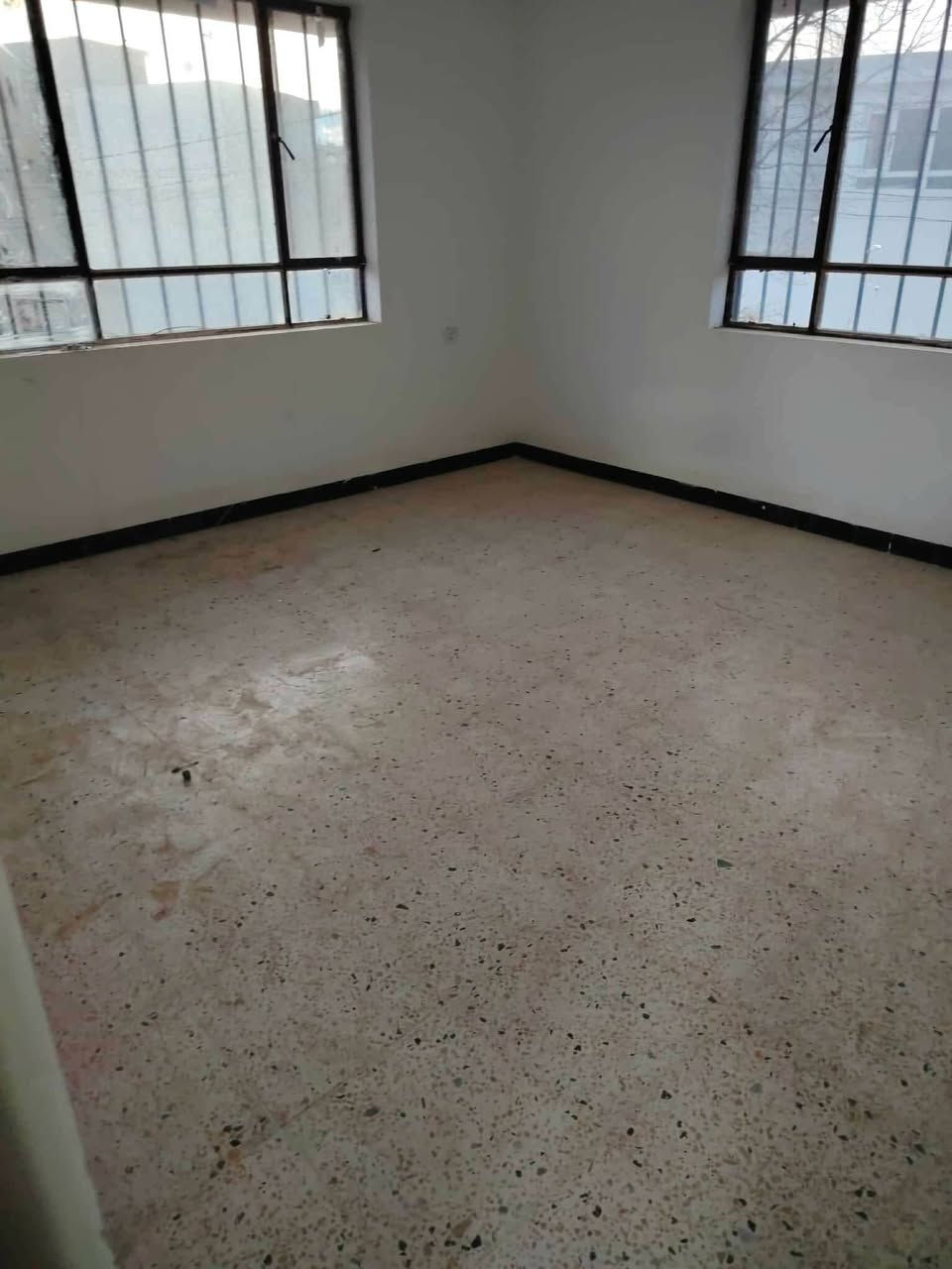 #شقه_للإيجار_في_حي_الملايين_الاولى
“مع #مكتب_علي_المجو_الحمداني… عقارات للإيجار للبيع تجمع بين الموقع المميز والسعر المناسب، بالخبرة والأمان التي تستحق ثقتك. 

🪧نوع العقار : شقه سكنية 

📍العنوان : حي الملايين الاولى

📐 المساحة : 120م

📋التفاصيل: غرفتين مطبخ خدمات ممر سطحين 

#بدل_الإيجار_190الف قفل 
✍️ملاحظه:  مطلوب عائله صغيره 

في خدمتكم دائماً، نستقبل عروضكم وطلباتكم بكل اهتمام ونقدم أحدث العروض للبيع والإيجار.
جاهزون دائماً لتلبية طلباتكم وتقديم أجدد الفرص للبيع والإيجار.


**إذا كنت صاحب هذا الإعلان وتريد حذفه لأي سبب، رجاءا أرسل رسالة إلى الدعم الفني**