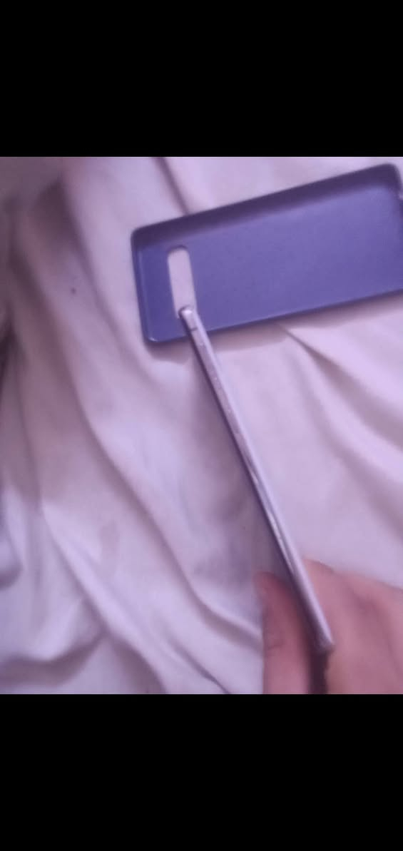 s10شاشه منحنيه ورفيع يعني بنحافت السلم تحسه ورقي حته وزنه خفيف بس ظهر فطور خفيفه ب٨٠قفله


**إذا كنت صاحب هذا الإعلان وتريد حذفه لأي سبب، رجاءا أرسل رسالة إلى الدعم الفني**