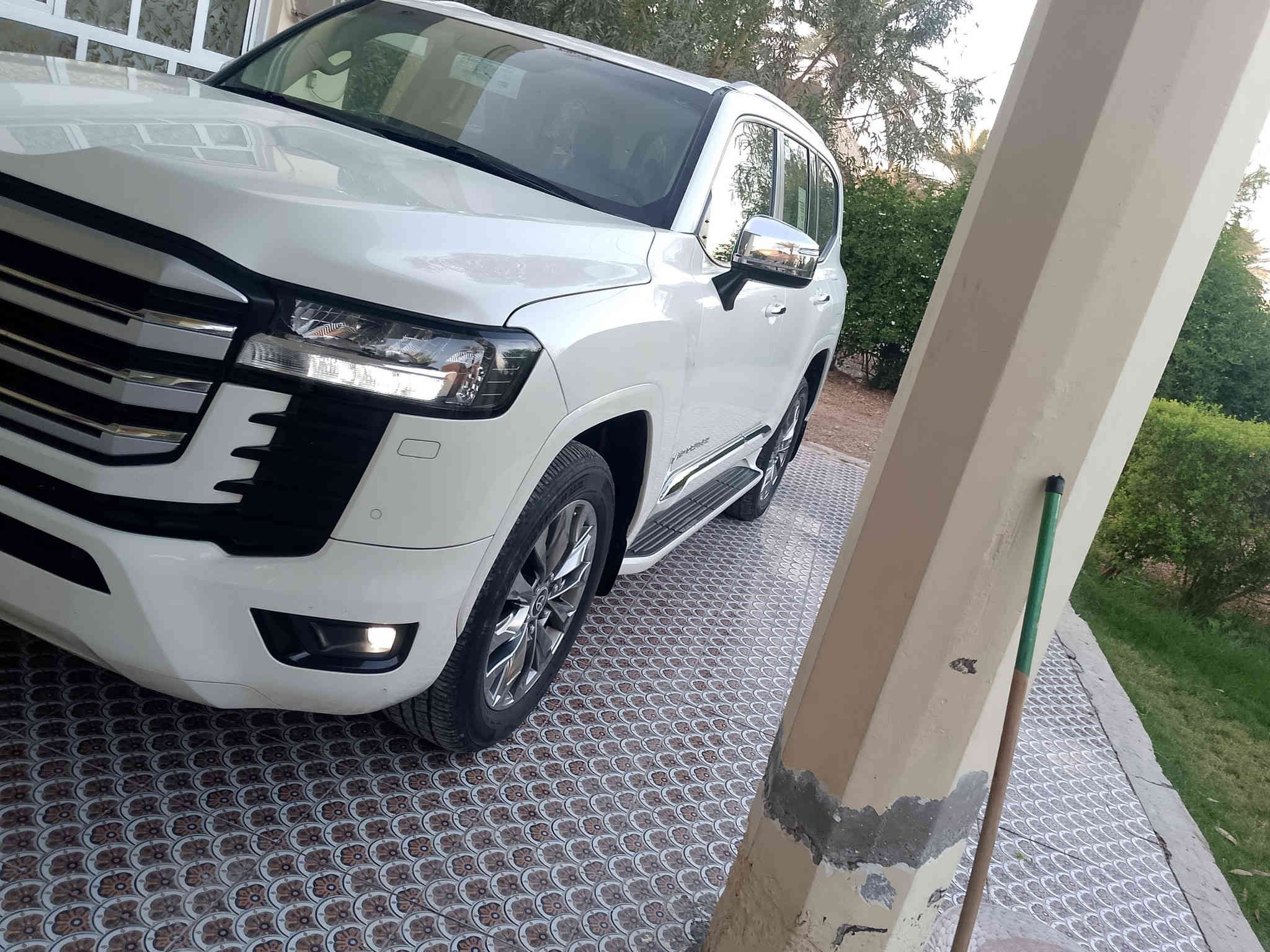 ملاحظه إني مكلف بلنشرالسلام عليكم للبيع لاندكروز موديل 2022ساز تطبيق ثلاث شاشات رقم بغداد بسمي مشروع وطني مكفول كفالة عامه من صبغ وبارد وتبديل وفتحح
جديدة معنى كلمة + سيارة مغلفه PPF
فول موصفات 1/1 
بصمه تشغيل 
5بصمات أبواب لمس 
تشغيل عن بعد 
فتحه سلايت
كشنات ثنين كهرباء 
كشنات جلد 
كشنات تدفئه تبريد 
زراكات 
مري شفط 
بردة خلفيه 
شاشات خلفيه 
مطفايه حريق 
جنطه شفط 
8ايرباك 
سبعه راكب 
ثلاث قطع تبريد 
محرك 6v/4000
حساس امامي 
حساس خلفي 
بصمات الشركه 2 
وباقي موصفات معروفه 
ماشيه41الف  حقيقي 
سعر (645)
الاستفسار اتصل على الرقم
***********
مكان بابل حله ملاحظه إني مكلف بلنشر
