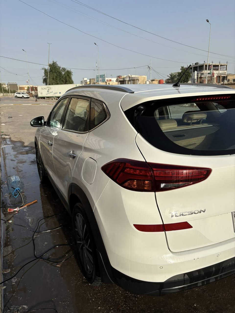 السلام عليكم
توكسان 2020 بيها بارد قليل موضح بالصور
مطلوبة للمصرف باقيلها شهرين وتصير حره
راعيها بالبصرة ولد شرطي درة مالت الله
ماشية 104 الف قابلة للزيادة
السعر المطلوب 185$ 

البصرة - الطريسة
***********
