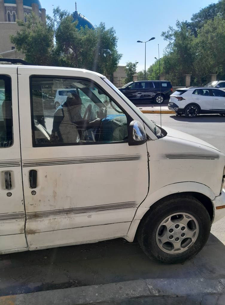 شوفر ليت فإن استرو موديل ٢٠٠٣ السعر ٤٠ ورقة وبيها مجال تبريد قطعتين الكمبريسر عاطل كجيد يوجد فيها بعض الأعطال...بغداد. هزه جديده مع رقم انكليزي جديد...هاتف *********** السياره باسمي ...متواجد على الواتساب...
