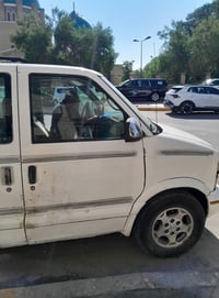 شوفر ليت فإن استرو موديل ٢٠٠٣ السعر ٤٠ ورقة وبيها مجال تبريد قطعتين ال...