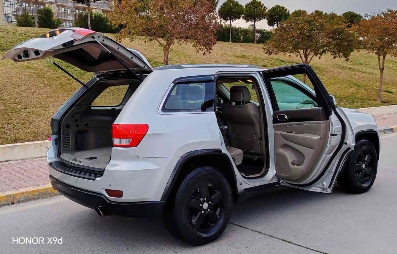 جێب لاریدۆ ٢٠١١          jeep laredo2011
هەموو گیانی جایز و بەشەرت بێتەقەو ڕەقە  بێمەسرەف
سعری فرۆشتنی ١٣٨ وەرەق و مجال
***********
