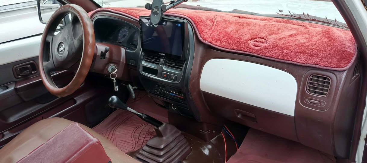 للبيع تك نيسان 5 جنكل 
موديل 2012 رقم اربيل 
سنوية منتهي من 2016
تبريد و تتفية كير و محرك بشرط 
سعر 89 عنوان طوز خرماتوو 
4تايرات جديد 
7 ورقة  غرامة عليها 
رقم ***********
