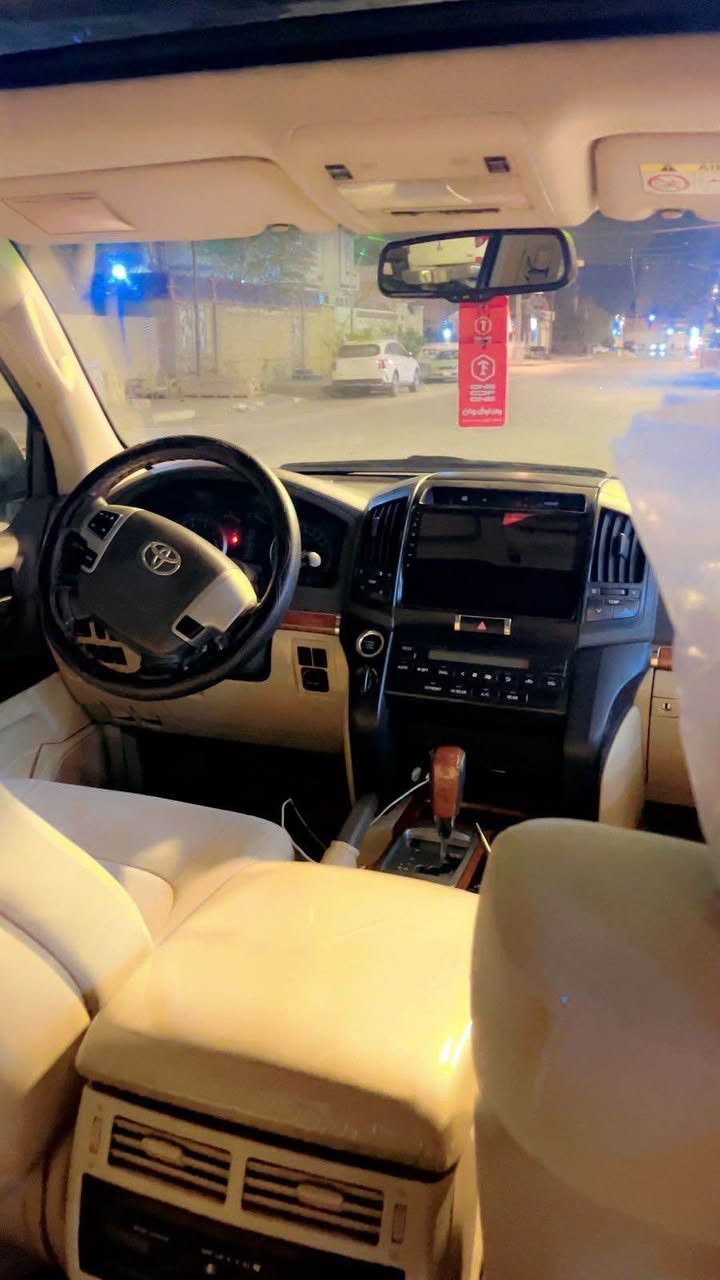 السلام عليكم 
لاندكروزر 
موديل 2013 
رقم بصره 
كفاله السياره ماعدا بارد صغير بالمدكر الامامي 
جاهزه من كلشي 
كير ومحرك بحاله جيده 
تبريد 
تخم تاير 
محرك V6 اقتصاديه 
فول مواصفات 
فقط بيع 
للاستفسار اكثر اتصل على الرقم 
مكلف بالنشر 
مكلف بالنشر 
*********** البصرة, العراق
