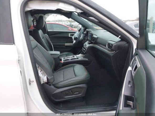 سلام عليكم 
بيع او مرارس حسب القناعة فورد اكسبلورر تمبرلاين فول مواصفات بانوراما داخل جلد زيتوني مقاعد سياحي وبيها بعد هواي مواصفات السياره بدون صبغ فقط بارد بعدها ع وضع الشركة تترقم جميع المحافظات

استفسار اكثر ***********
