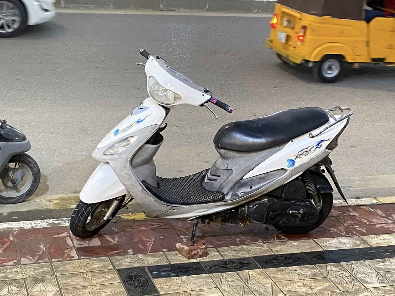 السلام عليكم ماكس منغولي للبيع جاهزة بس سلف وباتري عوزها تشتغل عندو مفتوحة المكان الناصرية شارع النيل السعر (450) ***********
