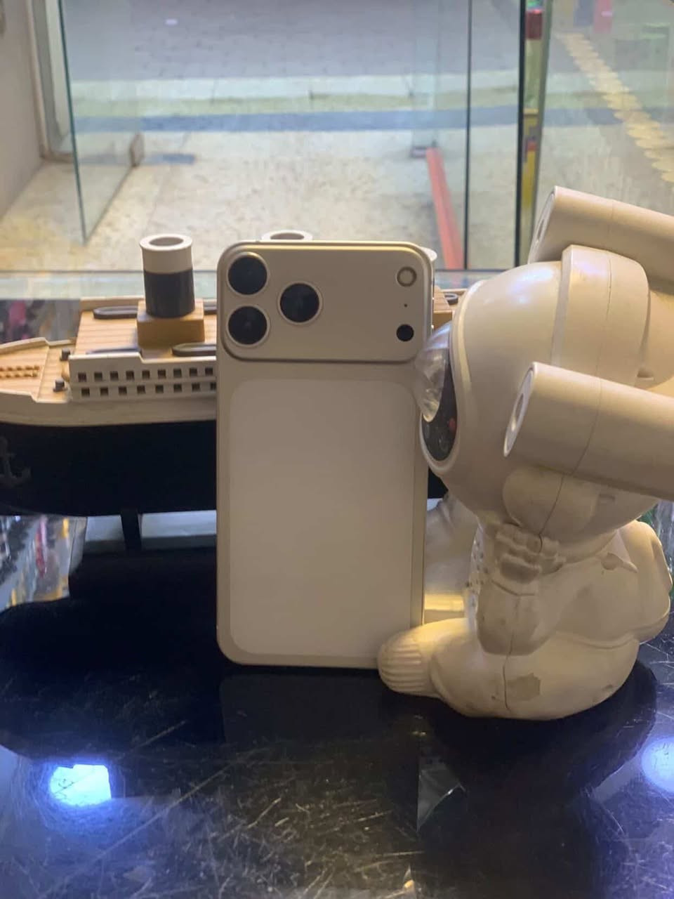 سلام عليكم اكس ماكس محور ١٧
جهاز حلو ونضيف مبدل بس بطاريه وبصمت لوجه مشكله وسيمكارت بتحديث وكف يمكن ينرادله ترسيت بطاريه ٨٨ 
منلخير جهاز نطيحة ليفيدة ١٢٥ قفل 
*********** واتساب
