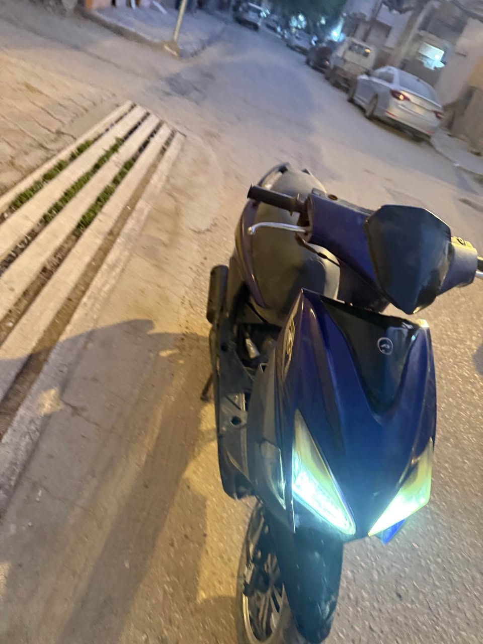 سلام عليكم دراجه أف أس شغاله ايي نقص ما بيها مجفته مرة وحدة سلف هندر سعرها ١٧٥ قفلها مستعجل على البيع رقم الهاتف *********** كربلاء, العراق
