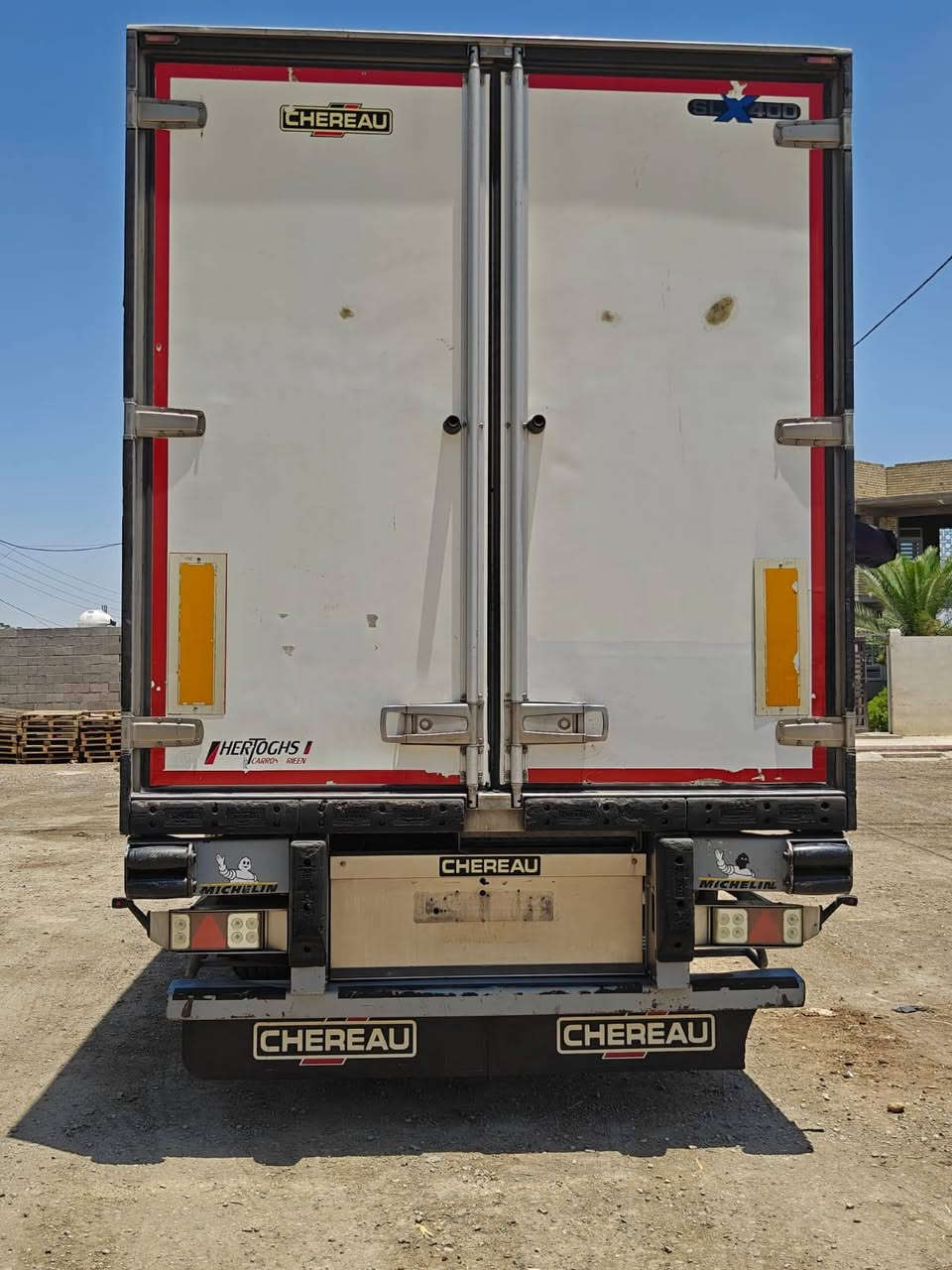 للبيع براد شيرو
موديل ٢٠١٢  سمك ٧ فصل وربط سليمانيه 
***********

