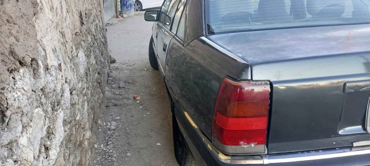 السعر 30ورقه محرك شرط گير شرط خياس ما بيه موديل 1993 كهربائيات شرط رقم التواصل *********** ملاحظه رقم الهاتف فقط اتصال لا يوجد واتساب Singapore
