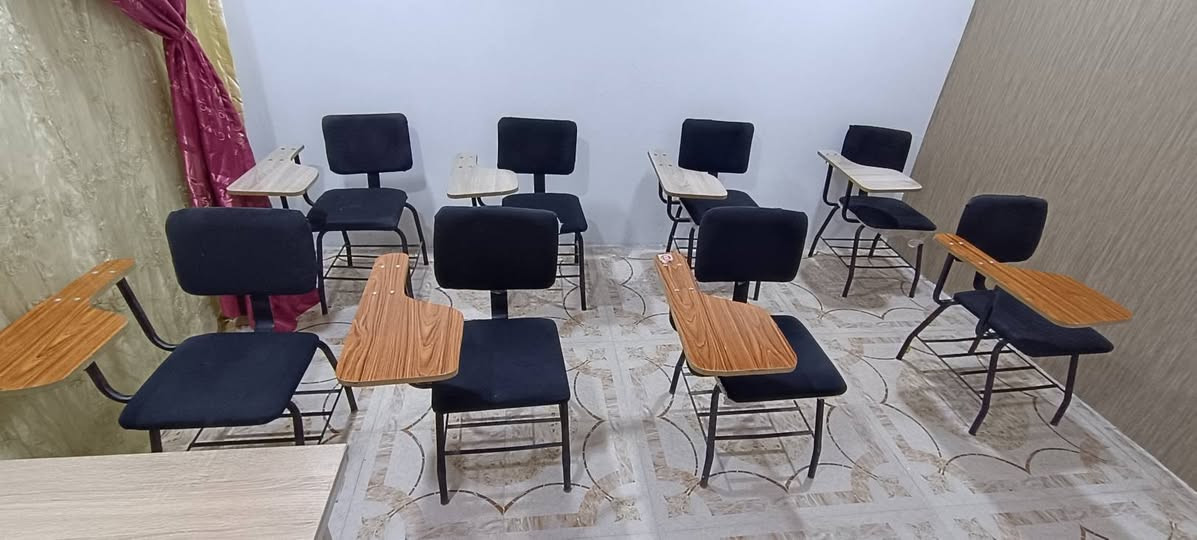 كراسي طلابي معاهد او مدارس عدد 10 للبيع نظيفات ومريحات جدا تتحمل اوزان ثقيلة تفصال نوع ثقيل ابيعهن كلهن وليس مفرد

مابيع مفرد ابيعهن عشرتهن
سعرهن عشرتهن 300 الف 
المكان -البصرة -الزبير -شارع العونان 
للتفاصيل اكثر التواصل على الرقم التالي 
***********
