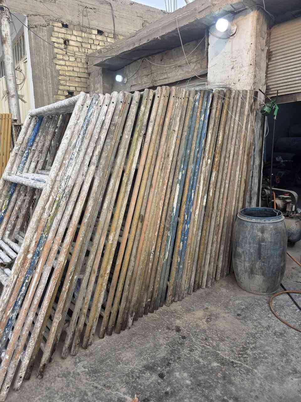 ٢٠ قفص صيني ابو ٩٠ 
المكان الحله 
السعر ٦٥.   موبايل ***********
