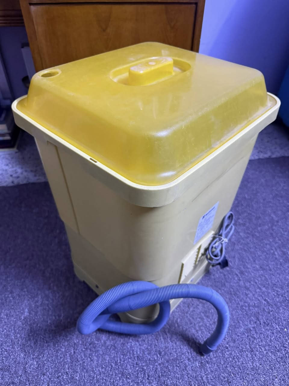 السلام عليكم :
1-غسالة ملابس داخليه وملابس اطفال،  نظيفه جداً نوع National ياباني مثل مموضحه بالصوره ، السعر 85،000 الف
2- غساله ملابس اطفال صينيه غير مستخدمه السعر 30،000 الف
• للأستفسار الدخول ع الخاص.


**إذا كنت صاحب هذا الإعلان وتريد حذفه لأي سبب، رجاءا أرسل رسالة إلى الدعم الفني**