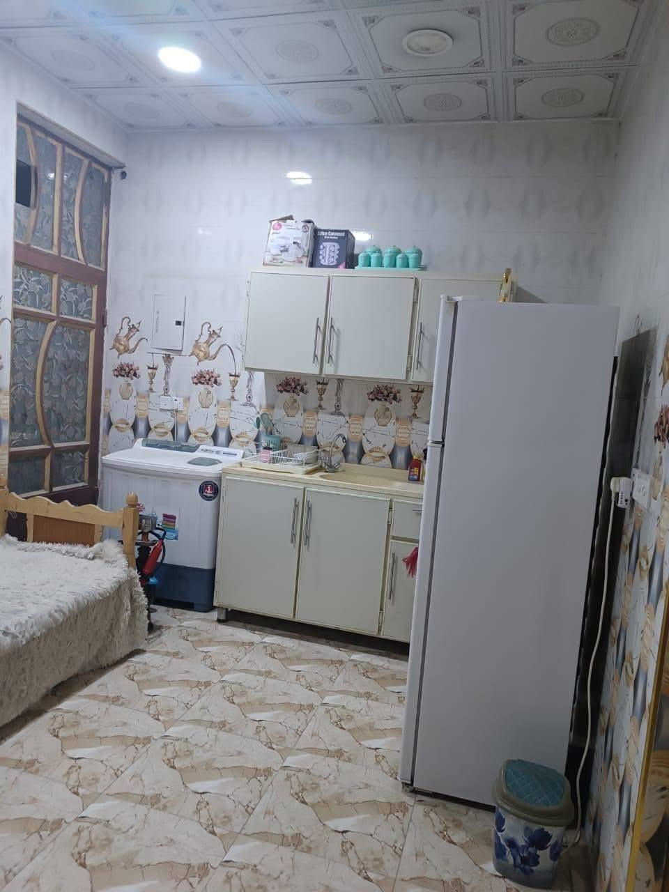 دار للبيع المساحة 115 طابق واحد استقبال وحولي ومطبخ وغرفة نوم وصحيات داخل  وخارجية البناء حديث انبيع على المبادرة قفل 115 العنوان بغداد  ابو غريب خرنابات القديمة مقابل الالفين للاتصال ***********/***********
