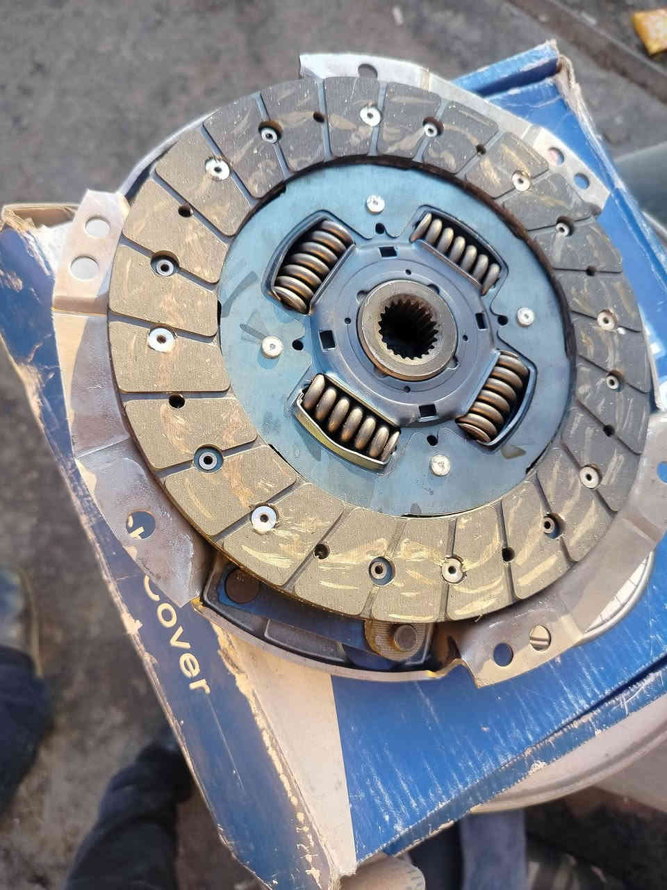 سكراب ابو غالي لقطع السيارت المستعمله جمله ومفرق فرع حي معصوم بتجاه السخنه  جمله ومفرق  ***********
صنيه ودسك تيوتا كرولا من 1300 ال 1600
