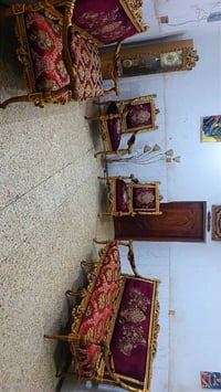 تخم زان مصري 8 مقعد نظيف سعره 270 وبي مجال مكان  البياع يوجد توصيل بكر...