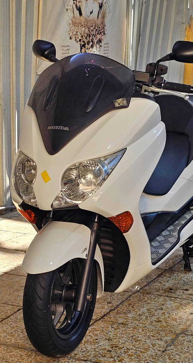 #تـــحفــه_فــنـيـه #رمبه_وكاله #زيرو
ياالله فورزه MF صفر 10 جديده لوك  وكاله شركه زيرو ماشيه 7 الاف  نظافة 💯بل 💯  لون مميز ابيض صدفي   المواصفات 

7 كير 4 تحويلات 

نظام سبورت +اوتمواتيك

مسجل راديو 📻 بلاد 

نظام ABS مانع انزلاق 

نظام سكيورتي 

جهاز انذار مانع سرقه 

تحكم ستيرن 

تدفئه بل يدات 

ماصدات كرستال 

اوكس موبايل 📱 

بصمات عدد 2 

سويج طوارئ 

سايد بريك +كلوب جنطه 

ستاند حساس+عدة الشركه 

المسافه المقطوعه 7 الف زيرو

الدراجه بحاله الوكاله بعدهه الجناي يتصل ويدلل مكاني بغداد    رقم 📱 *********** 

توصيل جميع المحافظات موجود الشماليه والجنوبيه  اخوكم حسام فورزه
