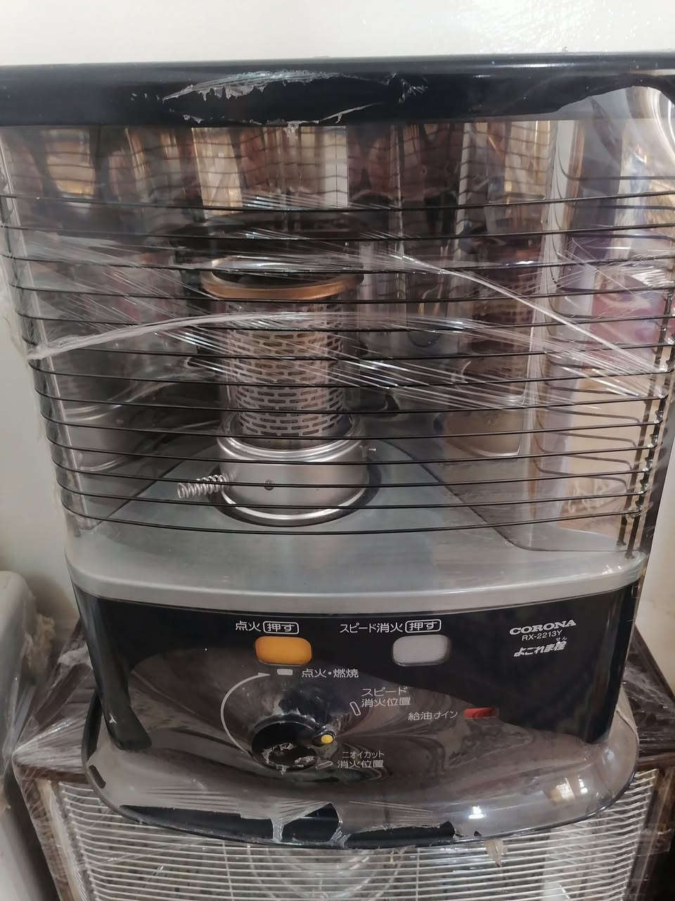 السلام عليكم ورحمة الله وبركاته،،بالنظر لبرودة الجو القارص،،لازال لدينا صوبات نفطيه ياباني بالات ((ام البكره)) حجم الصالون الكبيره والحجم  الصغيره ،نظيفات جدا جدا وبنسبة من 95 ال 99 % )) اقتصاديه وأمان وضمان لا دخن ولا رائحه ولا لهب  وبأسعار مناسبه وبمقدمه 25 وقسط 25 بالشهر ،، الي يرغب بالشراء الاتصال على الأرقام *********** و***********،، لان عل النت غير موجود،  محل ابو احمد (قرية شكرا، مقابل مسجد العميري )  والله محيكم /تحياتي،،،،،،،
