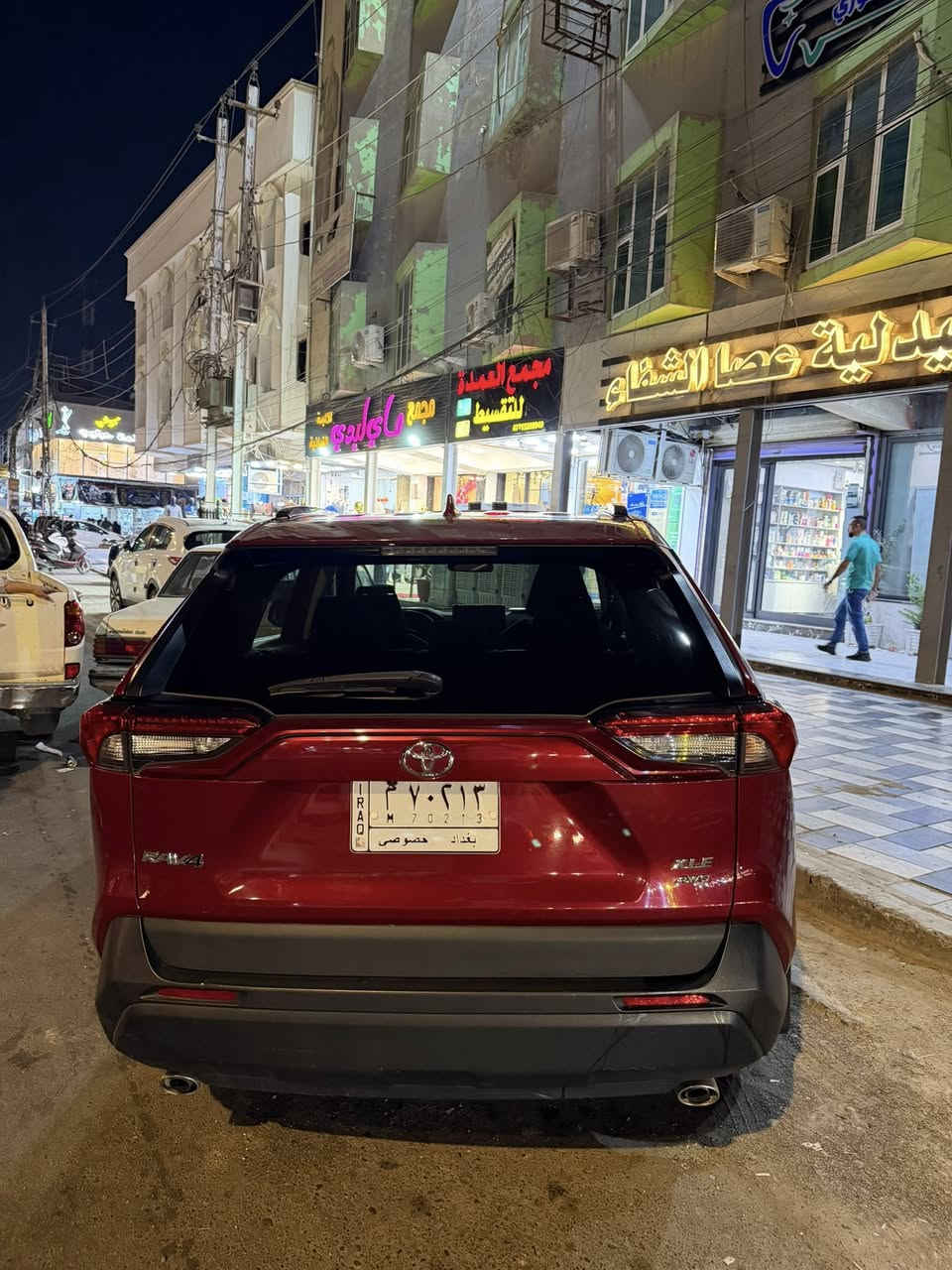 السلام عليكم
راف ٤ xle بانزين فقط 
محرك ٢٥٠٠ 
موديل ٢٠٢١ 
فول الفول 
رقم بغداد 
مكانها بغداد / البنوك 
***********
