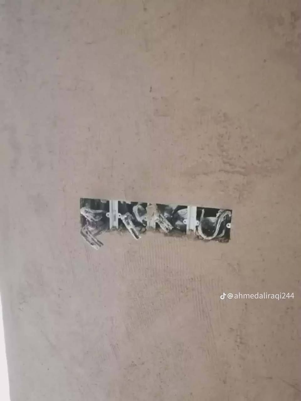 السلام عليكم يتوفر لنا كادر لبخ مميز
 نشتغل جميع انواع الجص للحجز والستفسار 
***********.    ***********         الخاص مفتوح
