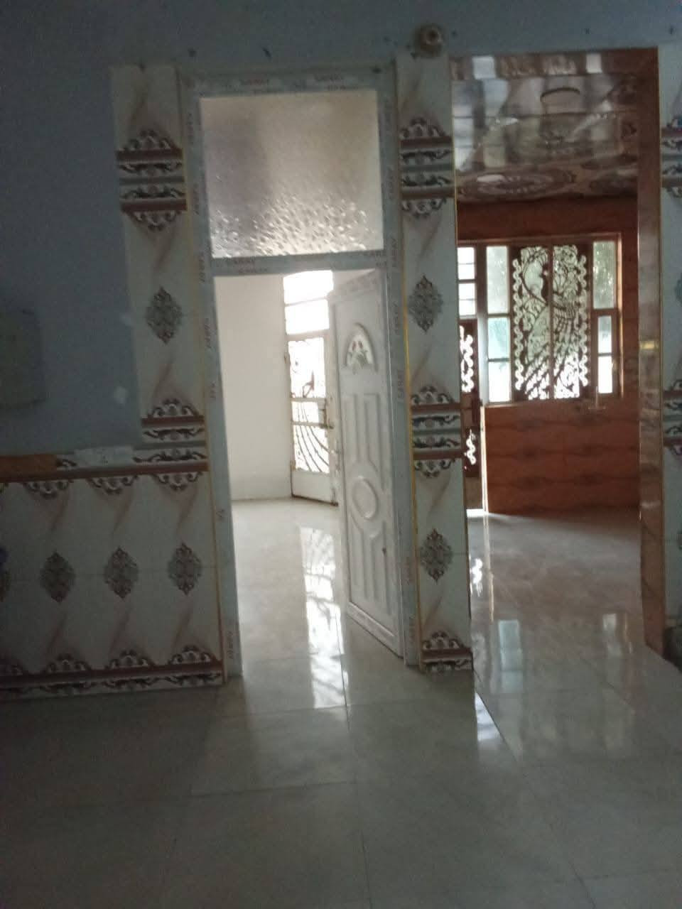 سلام عليكم ورحمة الله يوجد بيت للبيع زراعي في حي الحشد مساحة ( ١٣٥) متر يتكون البيت من ( استقبال + مطبخ + غرفتين نوم) قريب على التوزيع القديم للاستفسار أكثر خاص او الاتصال على الرقم الموجود ( ***********) (***********) مكتب دلالية حسين التميمي بلدروز حي الحشد مقابل التوزيع الجديد نستقبل كافه العروض الأراضي والدور السكنية
