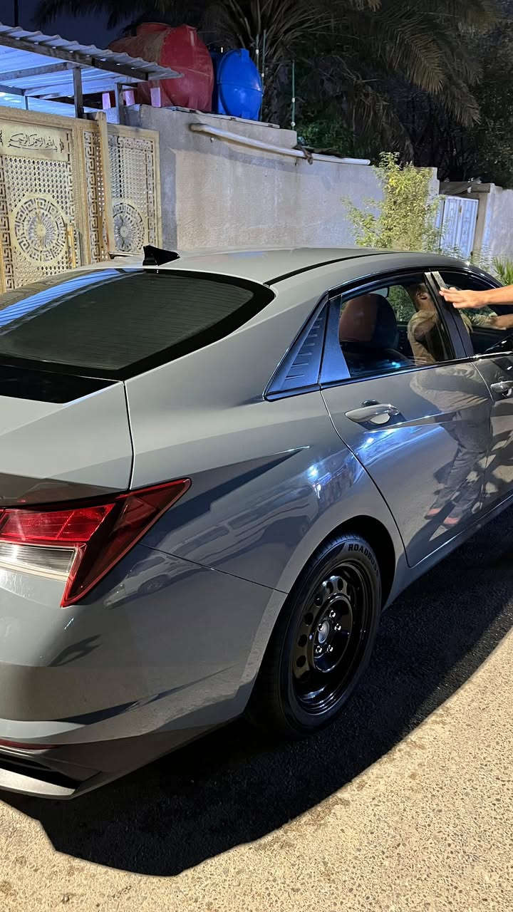 السلام عليكم النترا للبيع مديل 2021 وارد امريكي لون اسمنتي محرك 2000دوش  معوقين المعوق بنيه من البصره بعد سنه وتصبح حره 
السياره  بيها باب عكس السايق مبدل الامامي وصبغ جاملغ خلفي  بامريكا  و البنيد مفتوح  السعر 137وبيها مجال مكان بصره زبير مربد جديد
للاتصال ع رقم ***********
مكلف بلنشر انا
